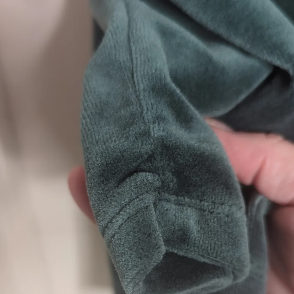 Talbots Green Velvet Cowlneck‎ Blouse Large *See Last 2 Pics For Actual Color* - Picture 4 of 7